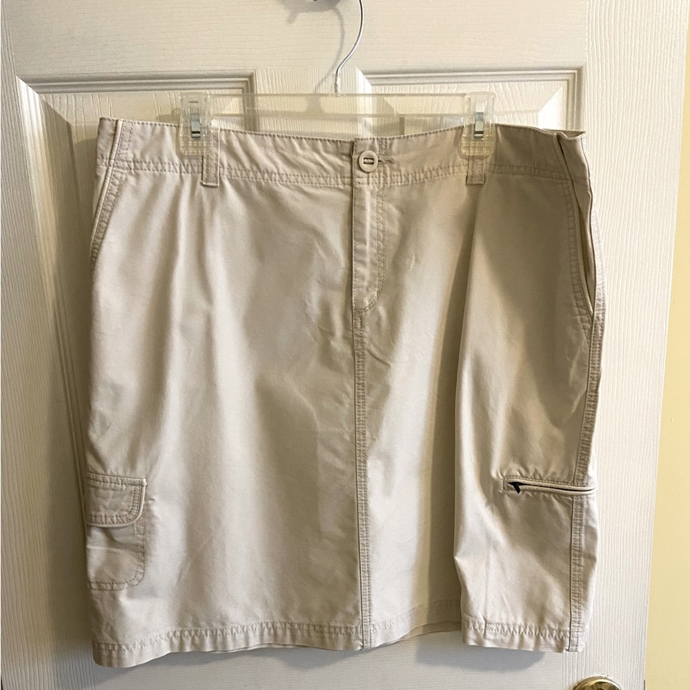 Women’s Eddie Bauer Cargo Skirt, size 16